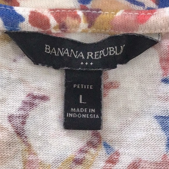 Banana Republic Floral Tee Size Large! Good condition! - Picture 2 of 6
